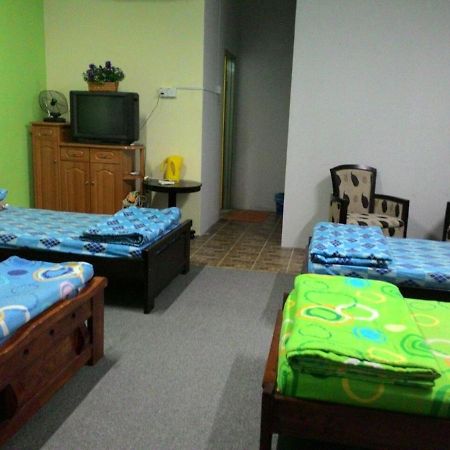 Happy Owl Hotel Ipoh Buitenkant foto